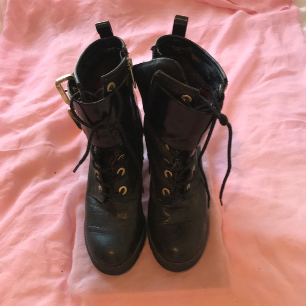 Guess-booties